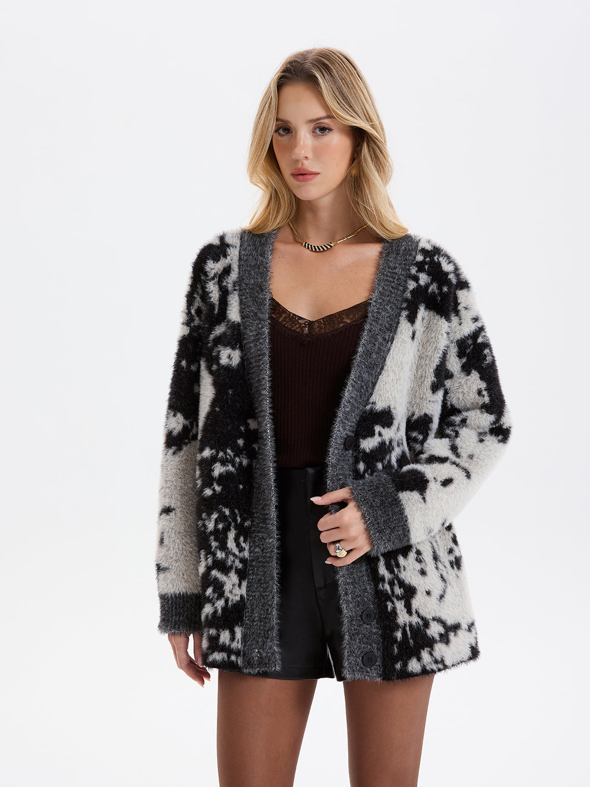 Cardigan aus Fuchsfellimitat mit Kuh-Print