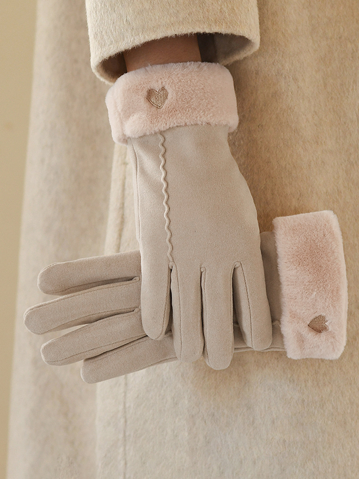 Fur Cuff Heart Stitch Gloves