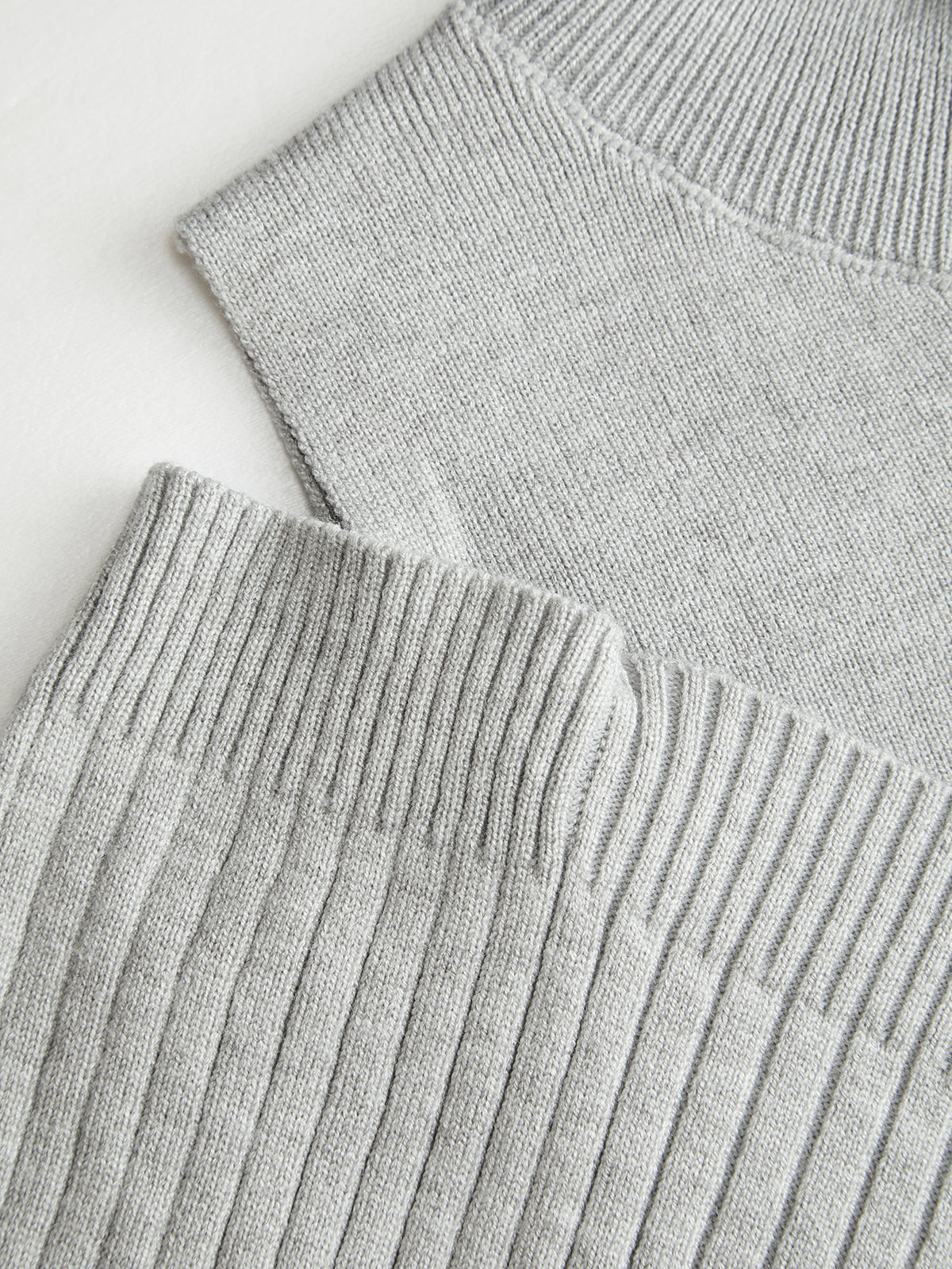 Rippstrick-Midikleid mit Carmenausschnitt und Taillenbetonung