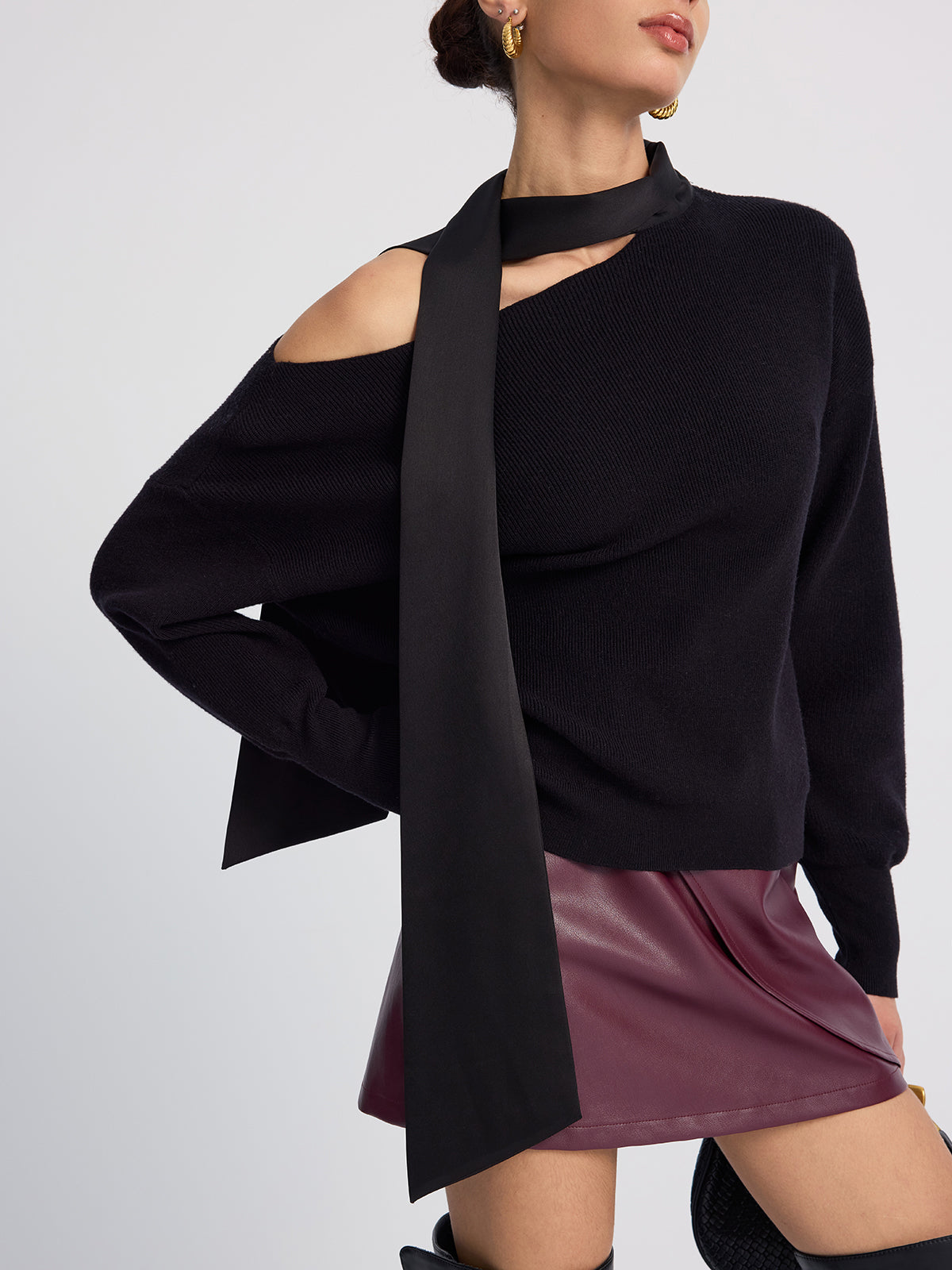 Strickpullover mit Kalt-Schulter-Schnitt und Bindedetail