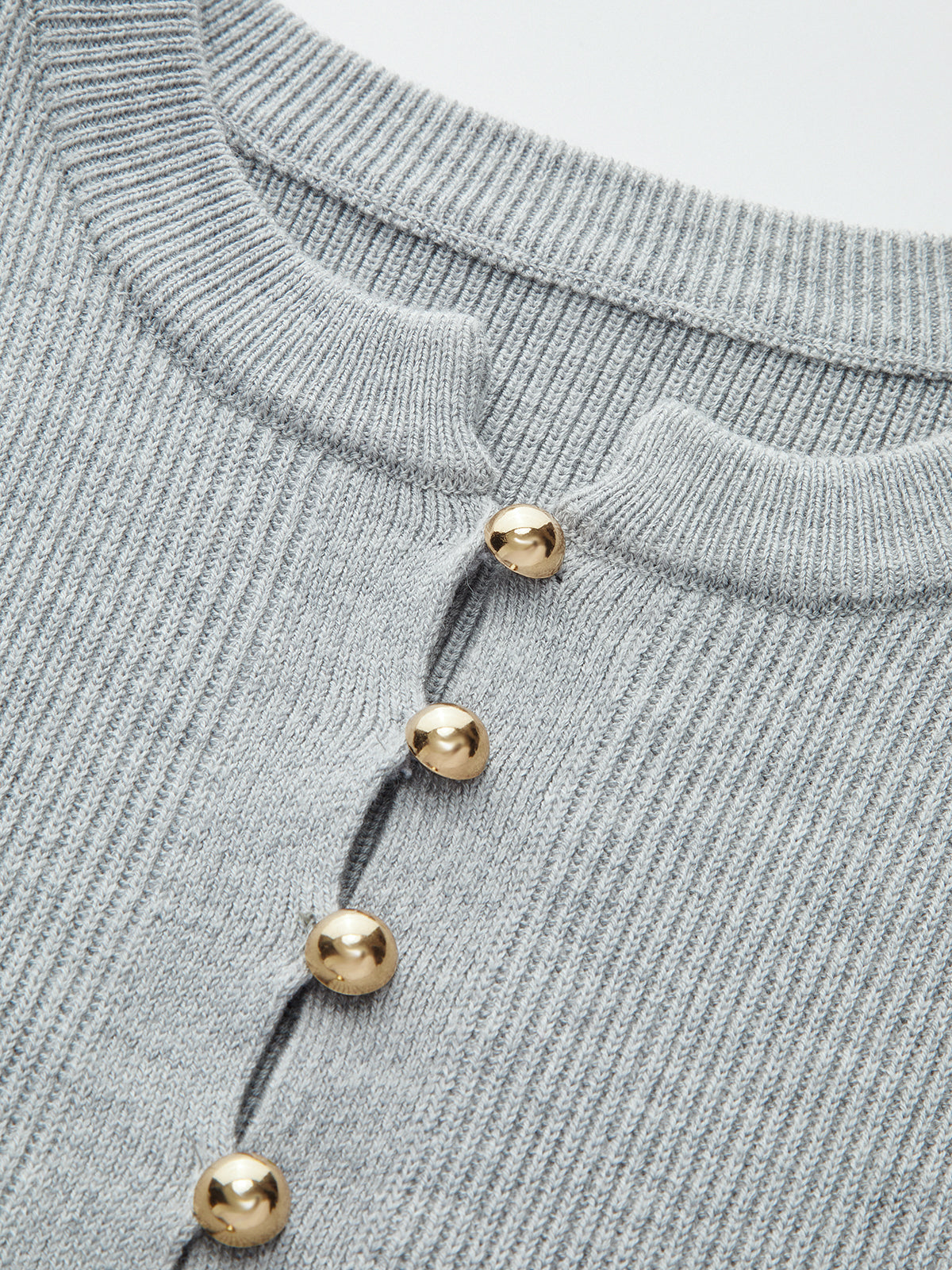 Mini-robe en mélange de laine avec dentelle à l'ourlet et boutons métalliques