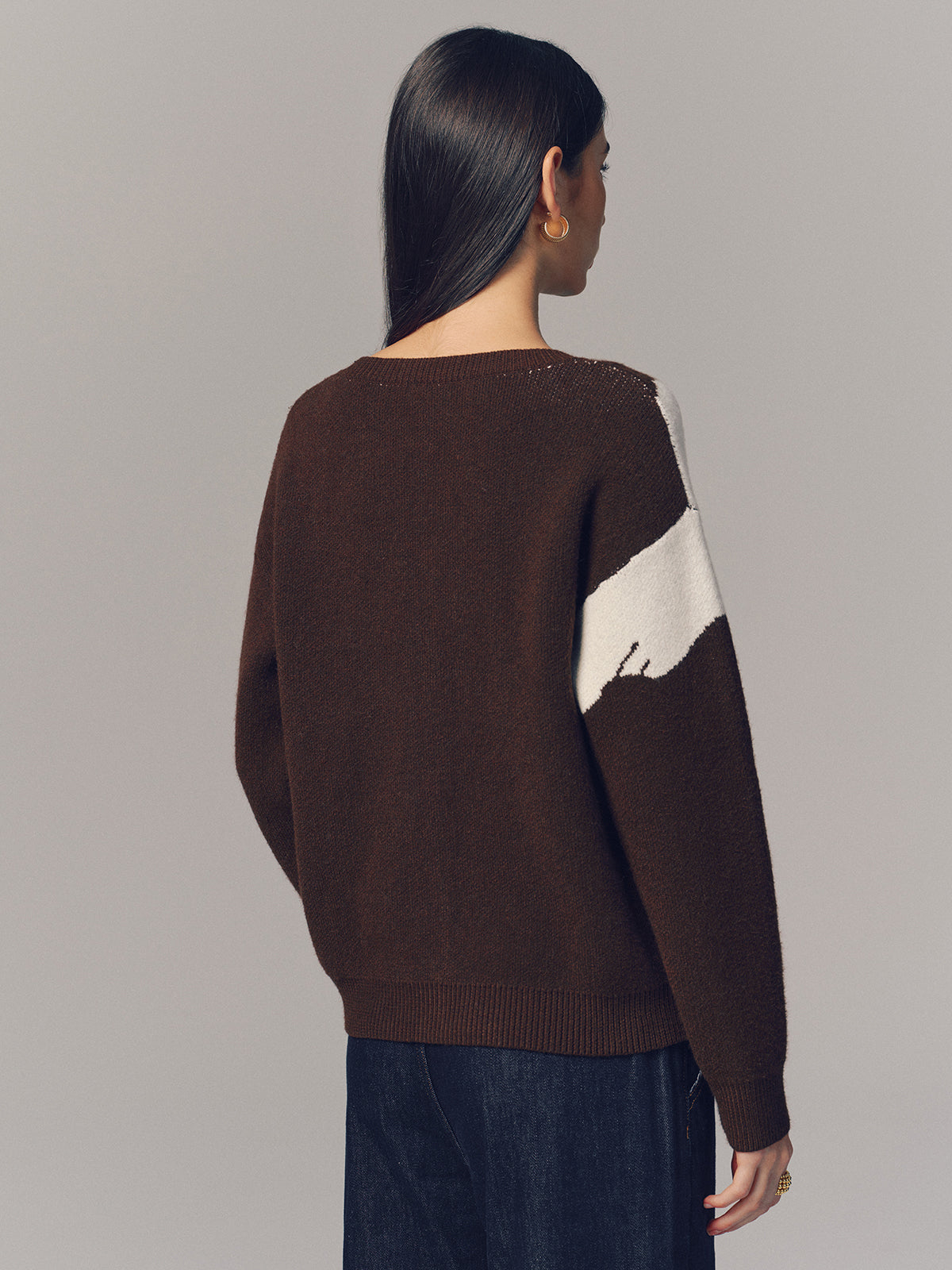 Blumenstrickjacke mit Knöpfen und Kontrastdetails