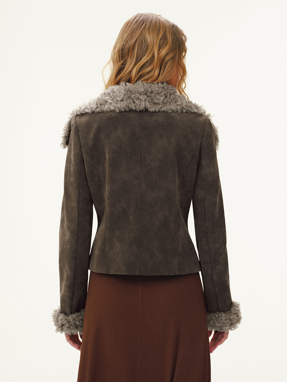 Kurze Wildlederimitat-Jacke mit Shearling-Kragen