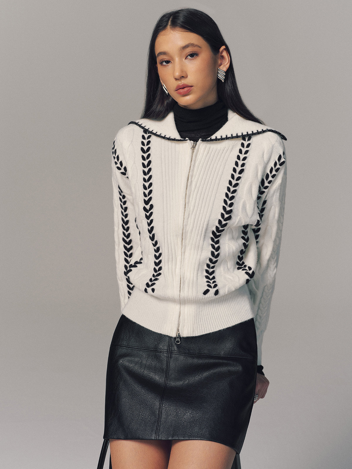 Contrast Trim Cable Knit Zip-Up Cardigan