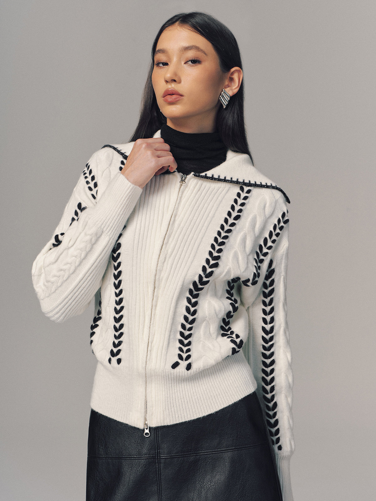 Contrast Trim Cable Knit Zip-Up Cardigan