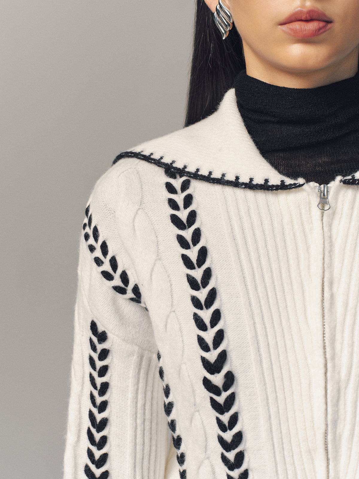 Contrast Trim Cable Knit Zip-Up Cardigan