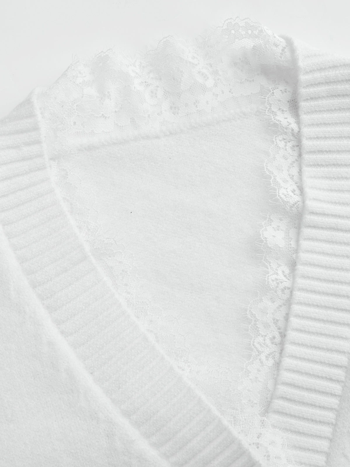 Lace Trim Buttoned Cropped Knit Cardigan