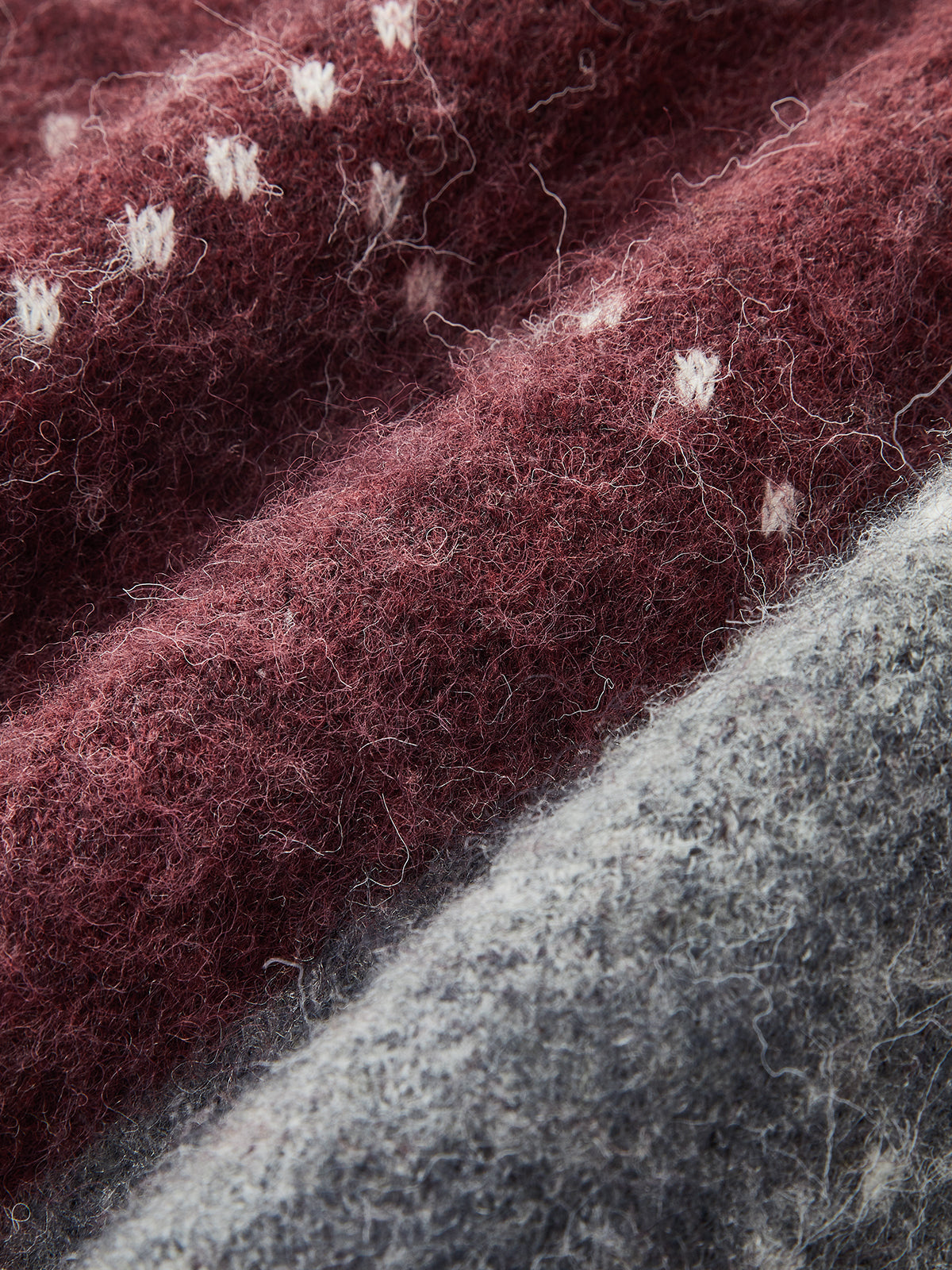 Chandail à col roulé en tricot mélangé de laine motif argyle