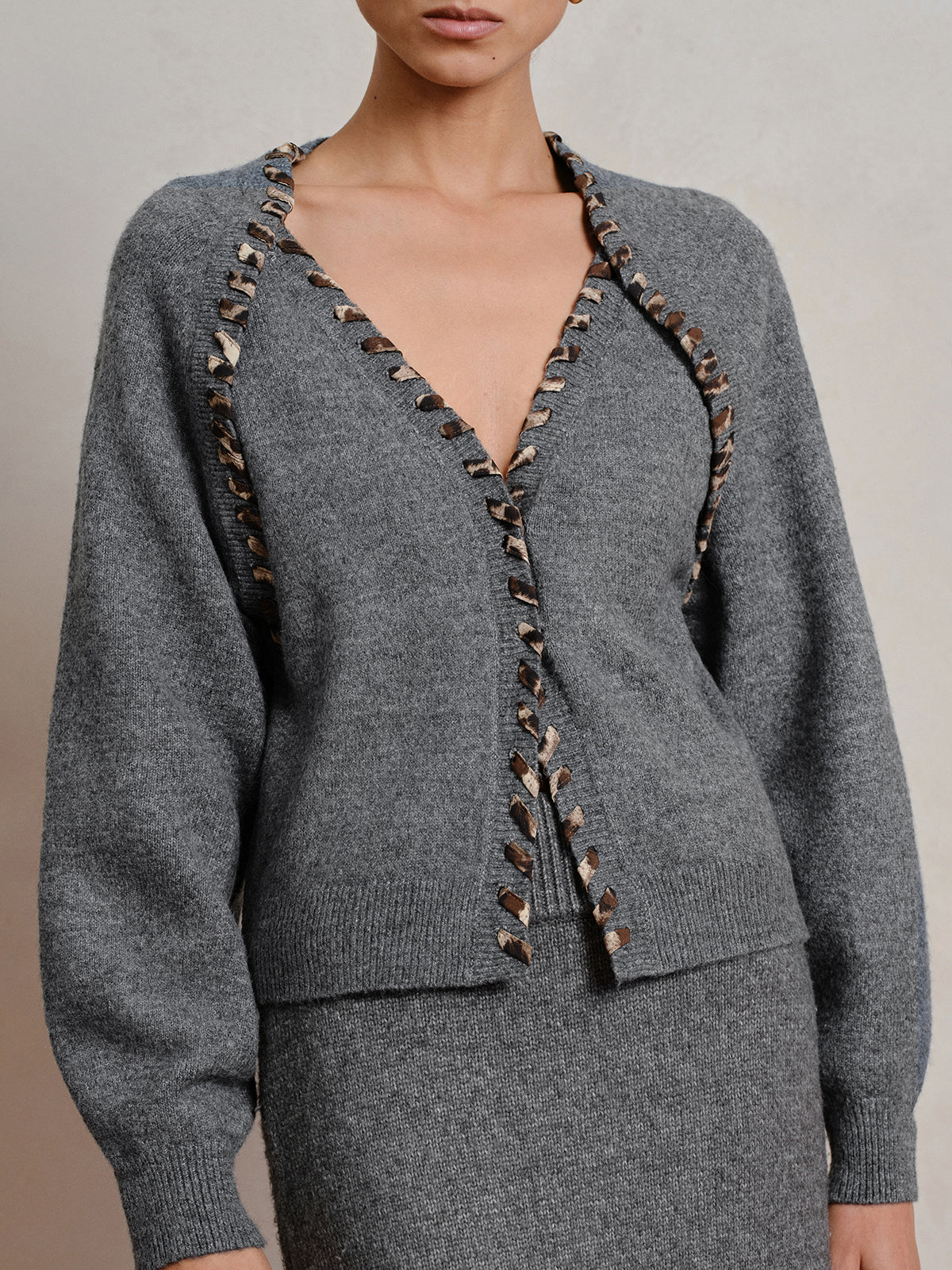 Schnürbesatz V-Ausschnitt Cardigan