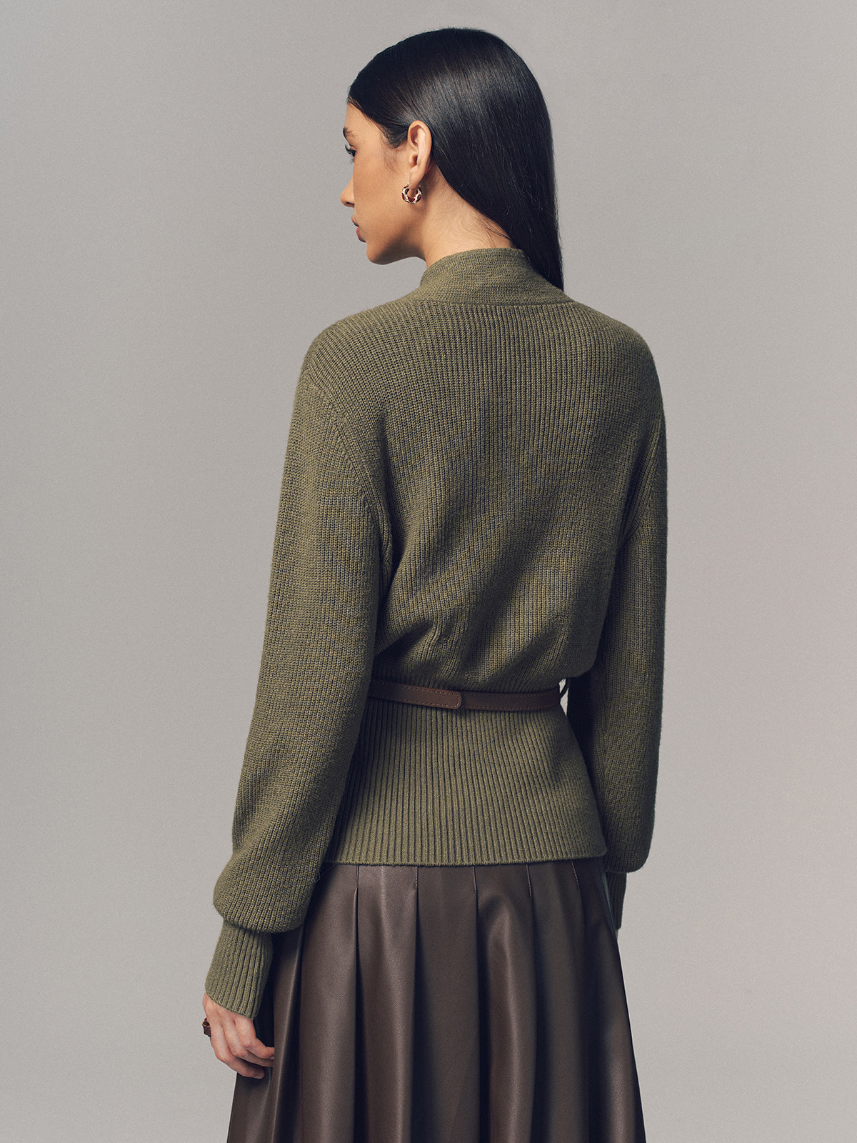 Gilet long en maille ceinturé à col noué