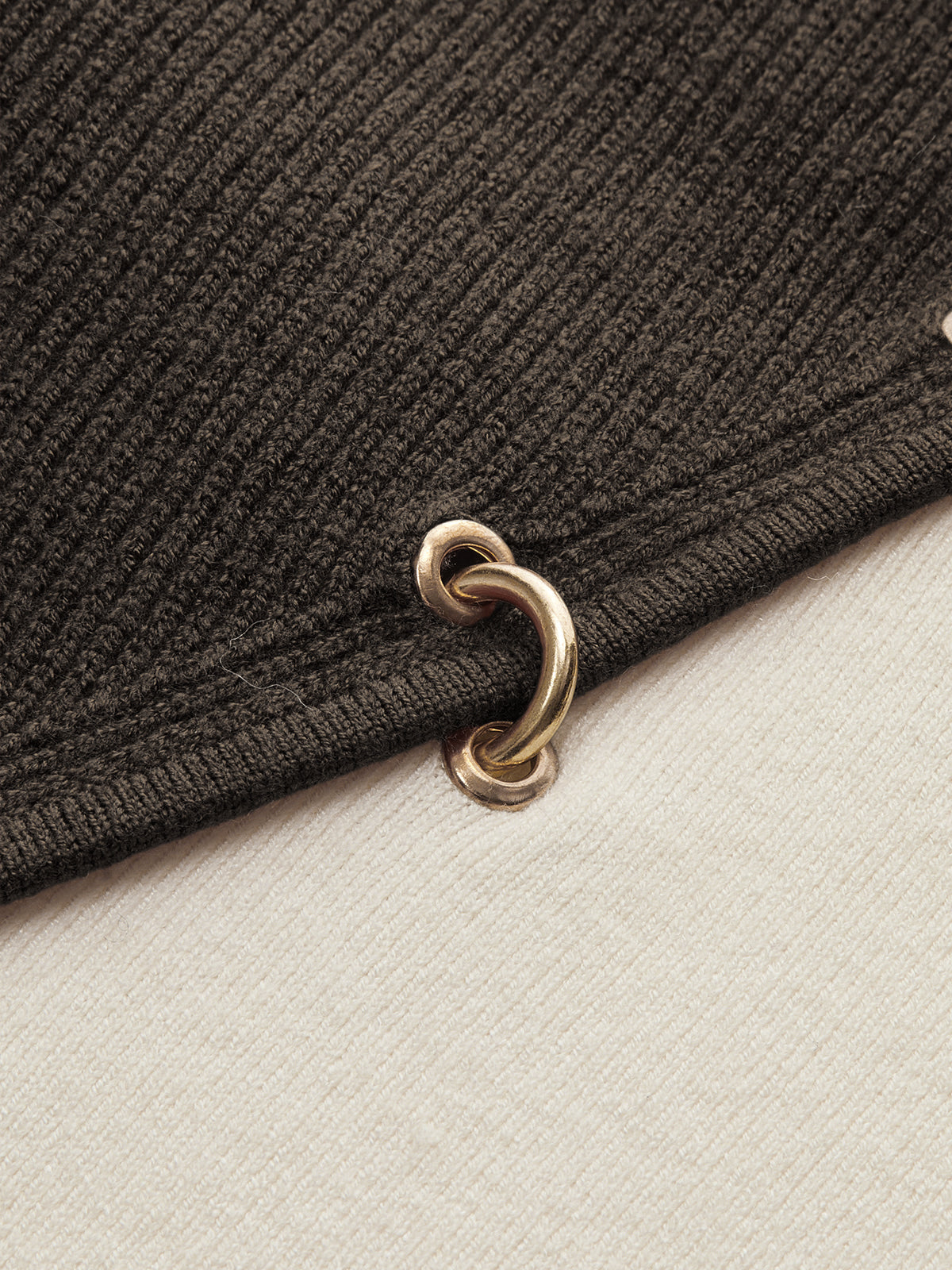 Metal Detail Color-Block Long Sleeve Knit Top