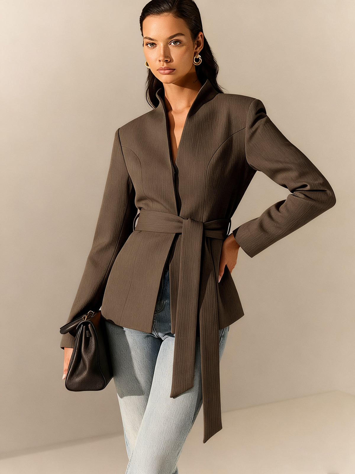 Blazer à manches longues avec col montant et ceinture