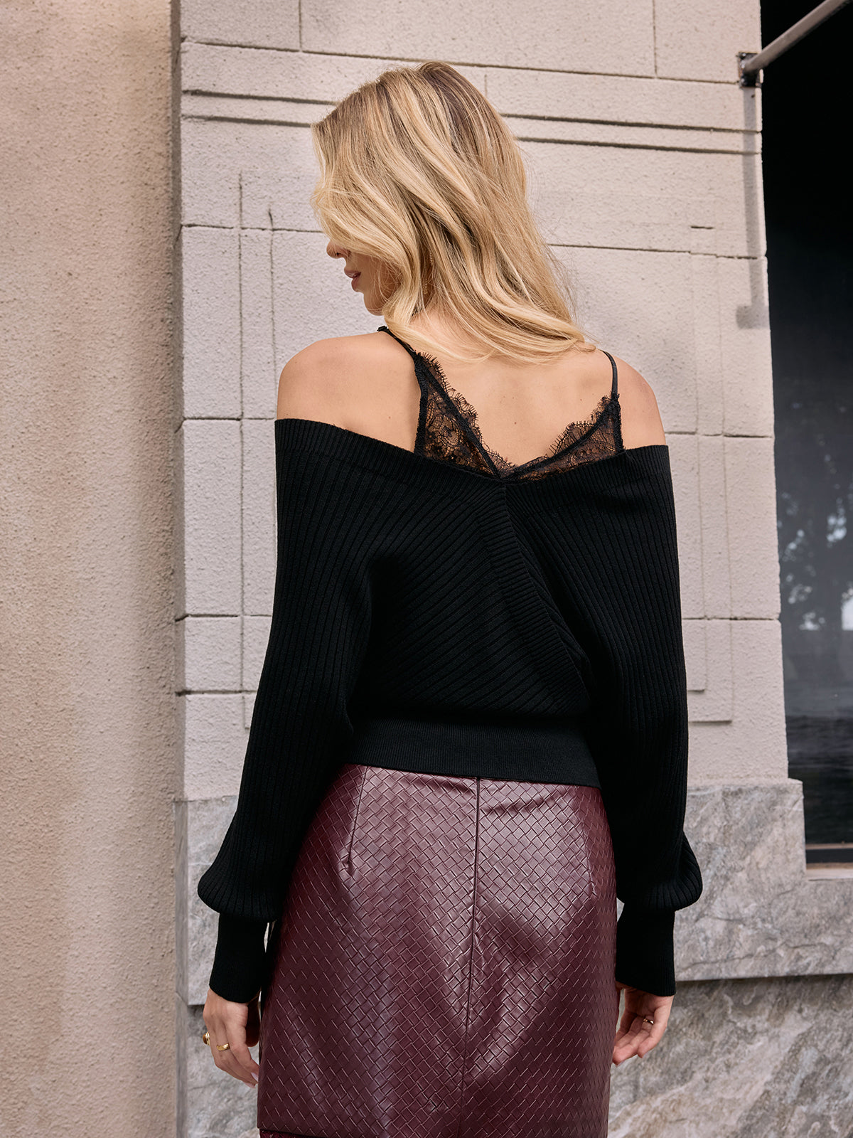Pullover aus Wollmix mit Fledermausärmeln und Spitzeneinsatz