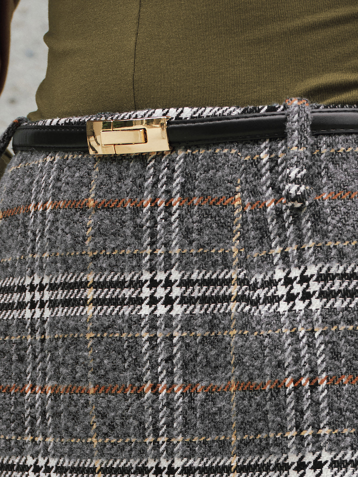 Gürtelrock aus Tweed mit Schottenkaro in Midilänge