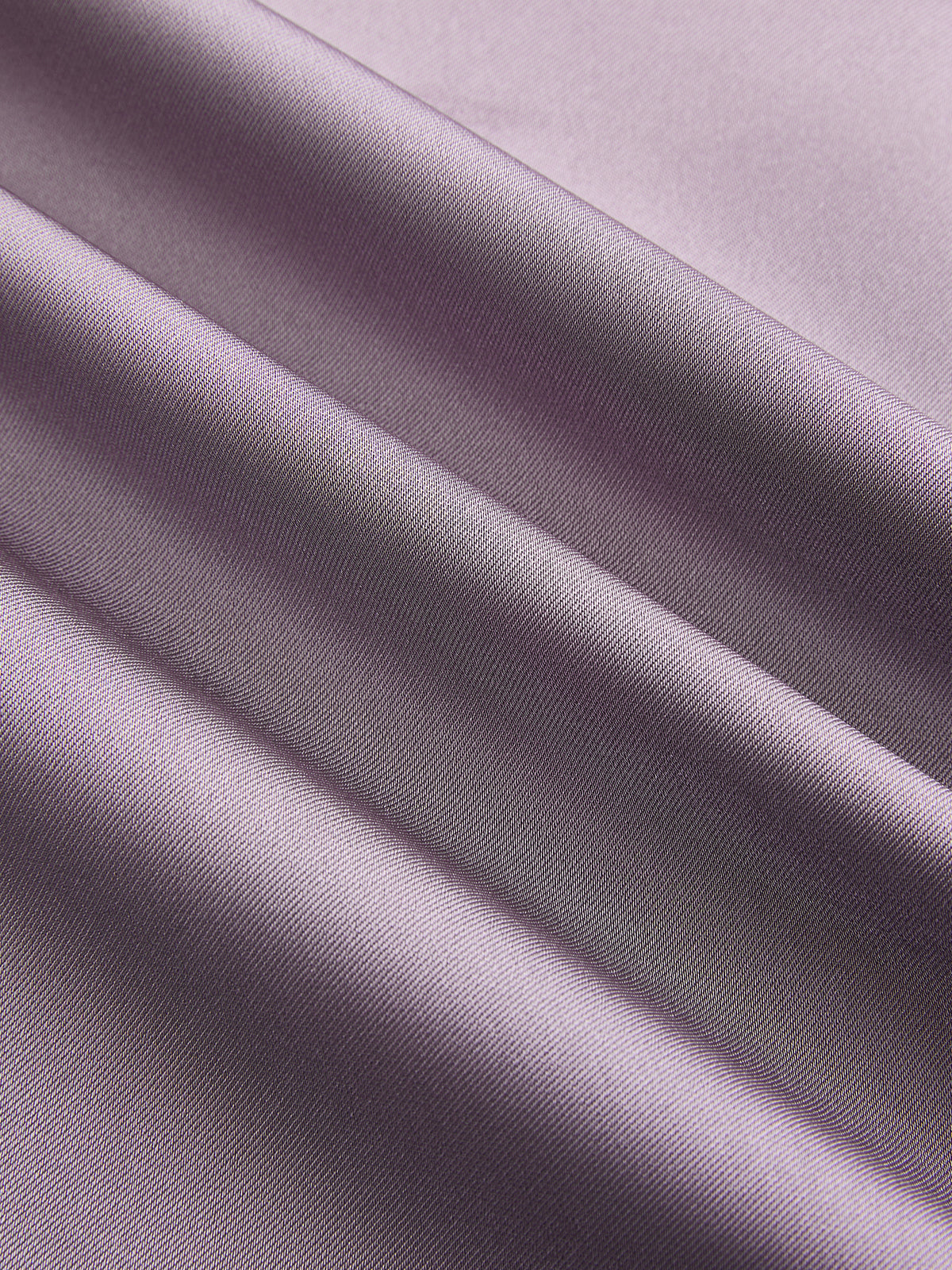 Satinbluse mit Bindekragen und Puffärmeln