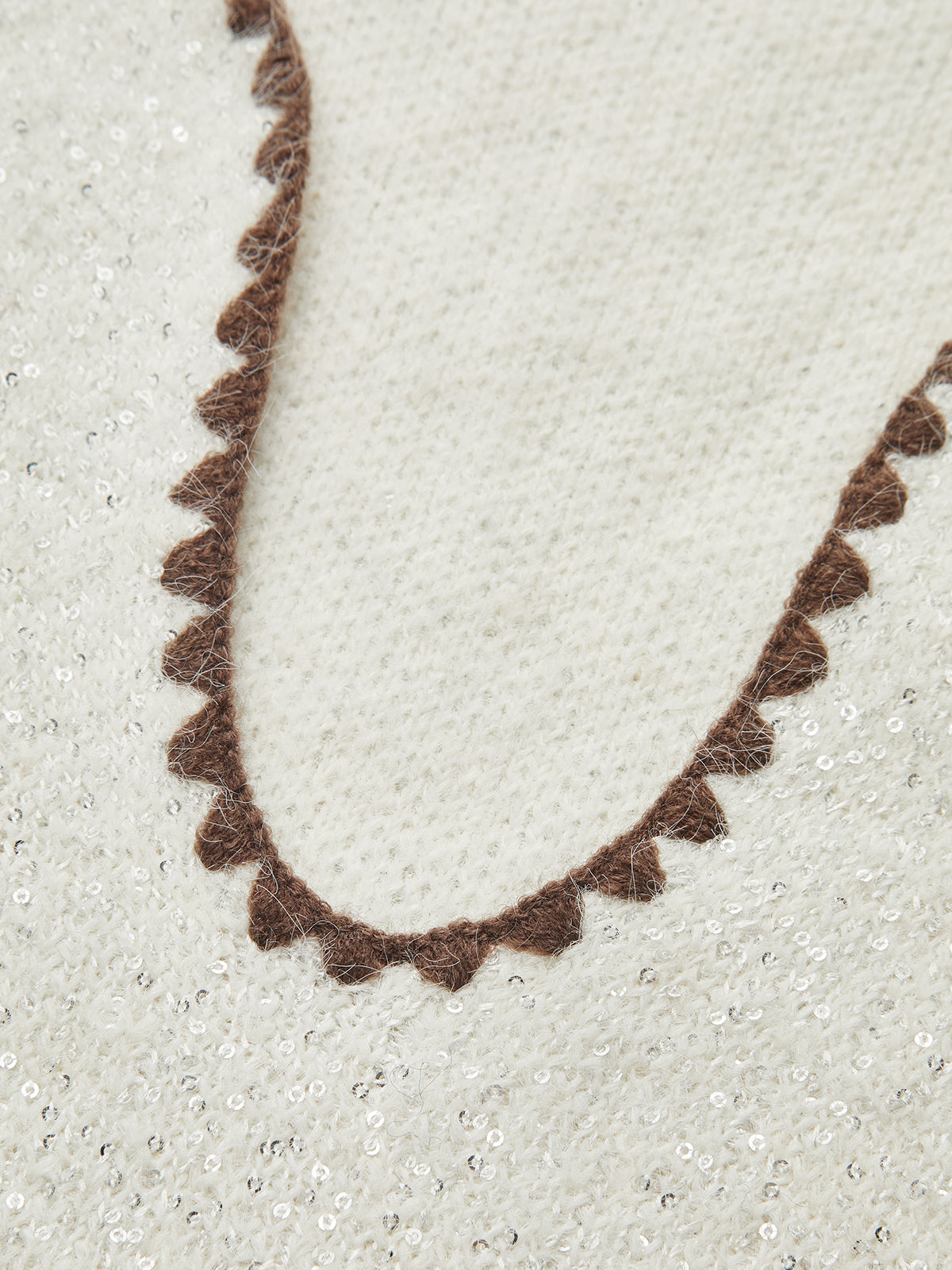Contrast Scalloped Trim Sleeveless Vest
