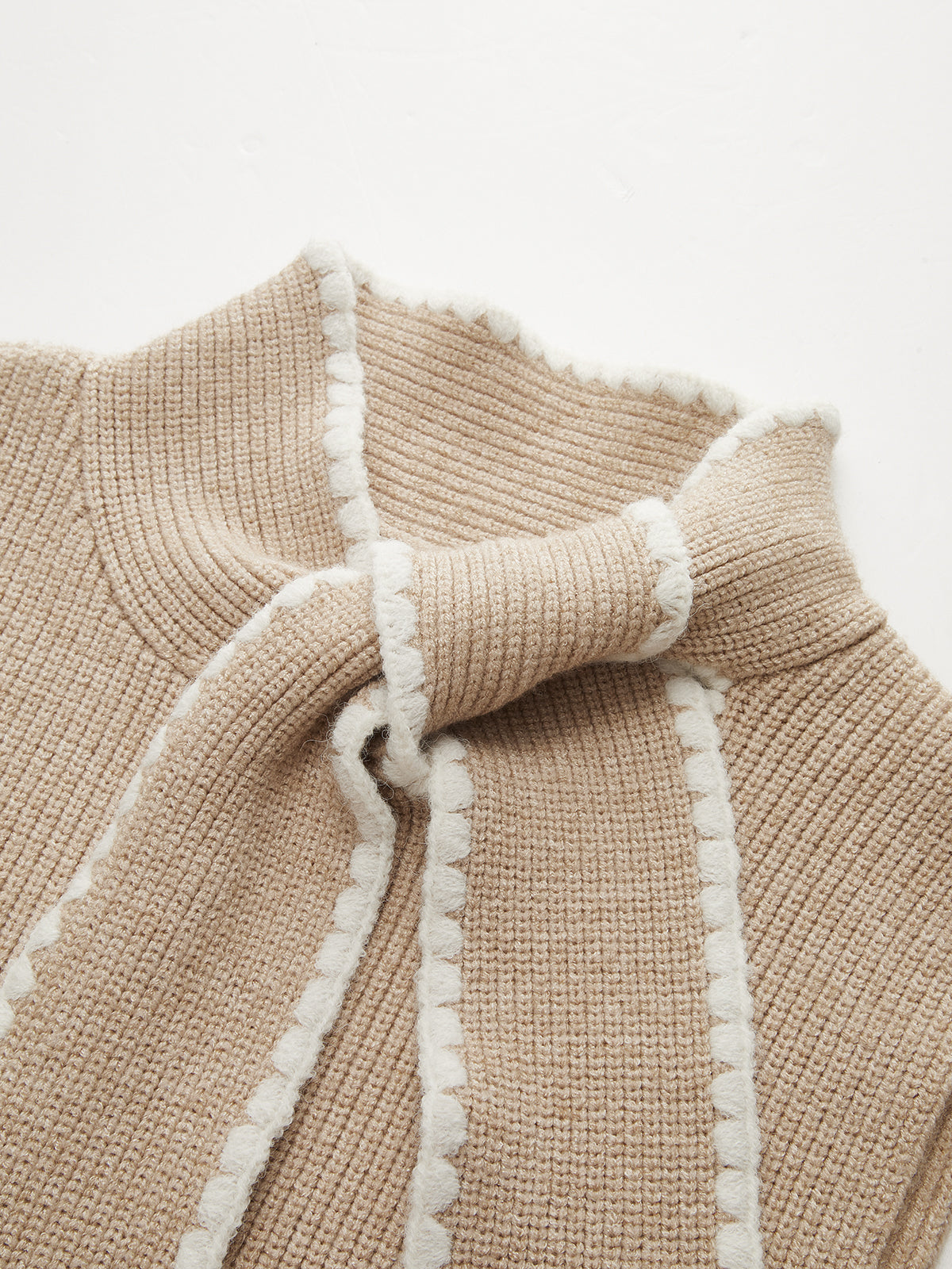 Contrast Trim Tie-Neck Sleeveless Knit Dress