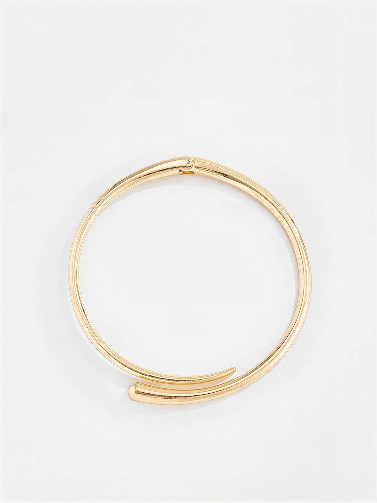 Goldfarbenes offenes Halsband