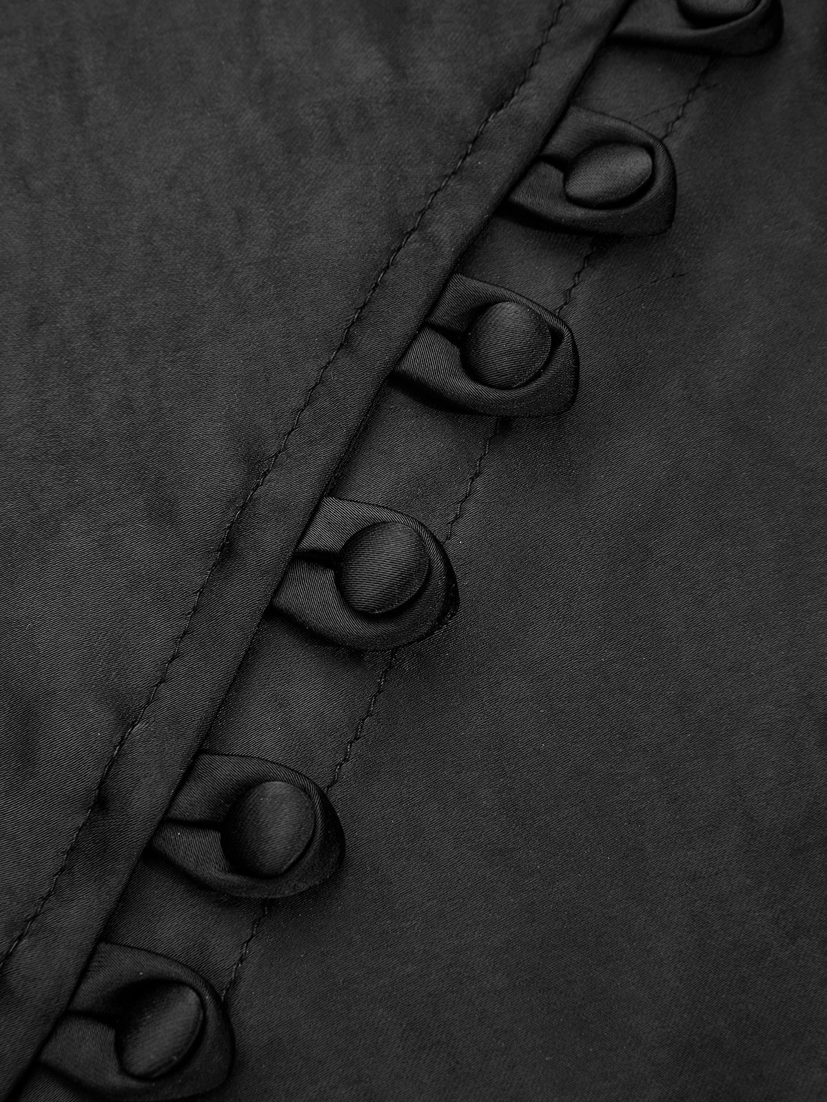 Satin-Midirock mit asymmetrischem Schlitz