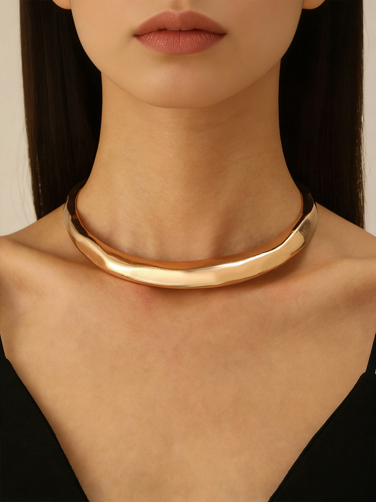 Crinkled Statement Choker Necklace