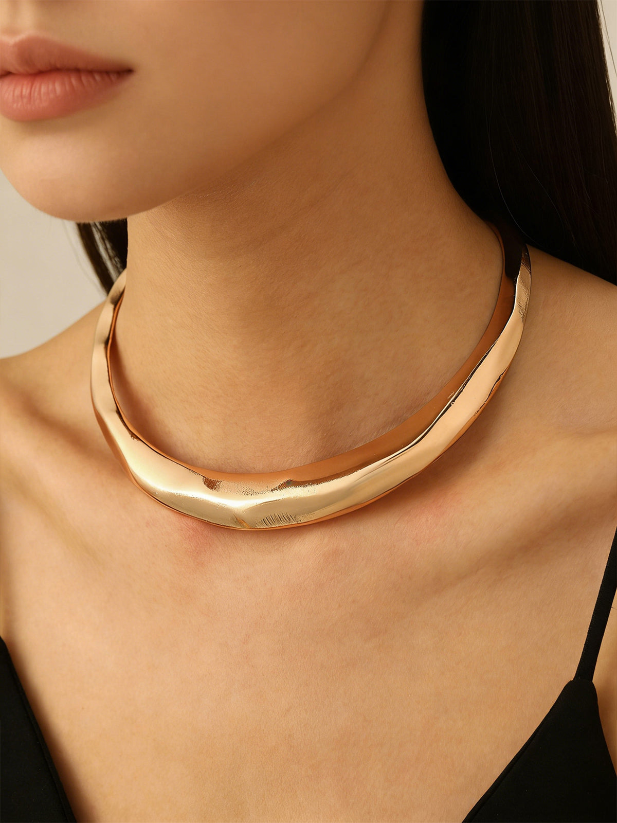 Crinkled Statement Choker Necklace