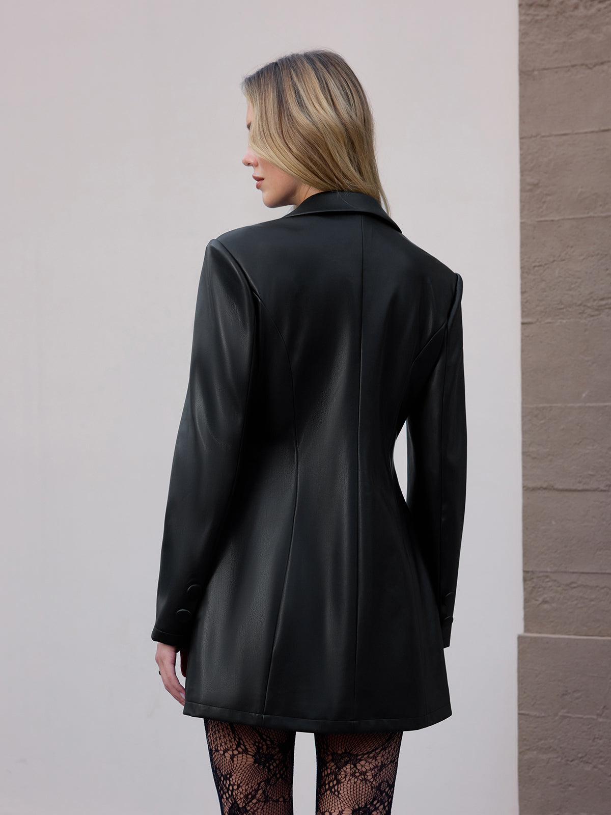 Doppelreihiger Blazer aus Kunstleder