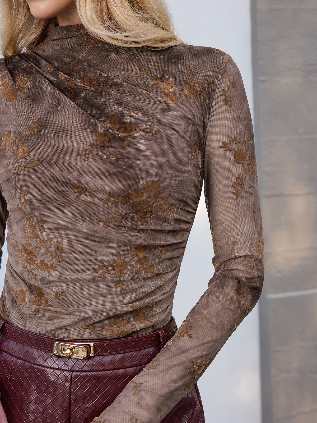 Body à col montant ruché jacquard floral