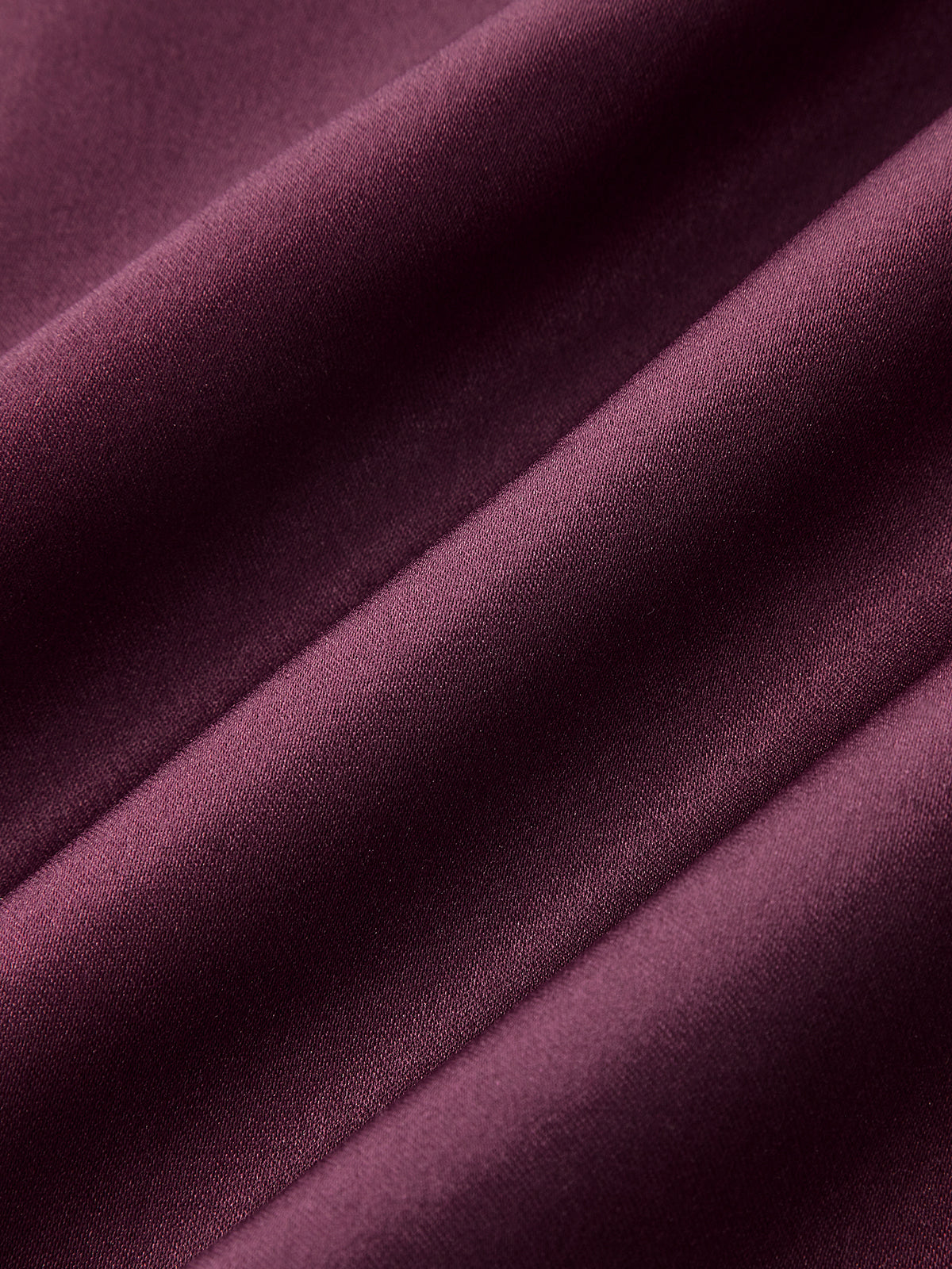 Mini-robe patineuse en satin à encolure carrée