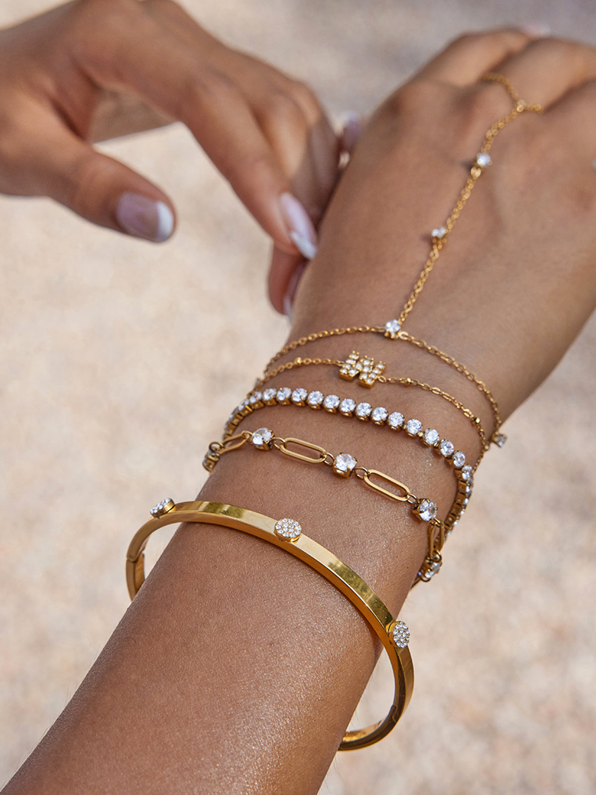 Zircon Accent Link Bracelet