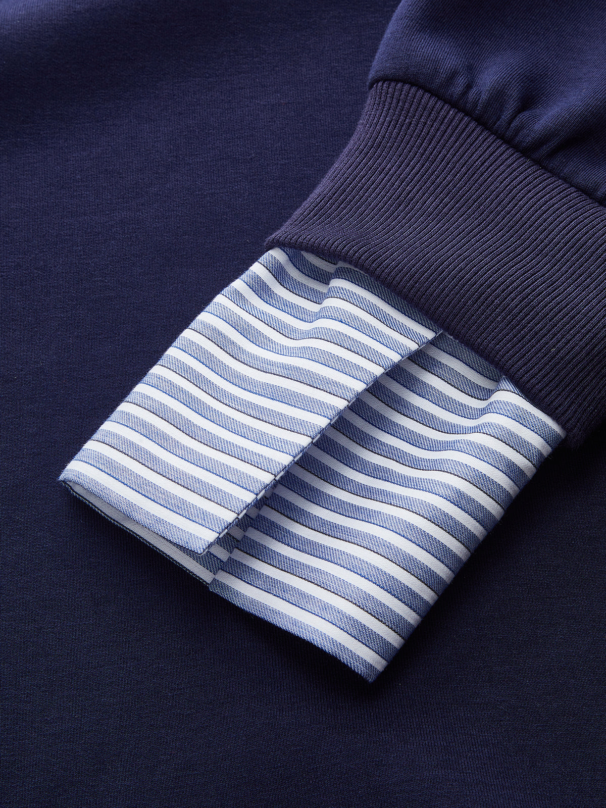 Sweat-shirt à rayures et épaules dénudées