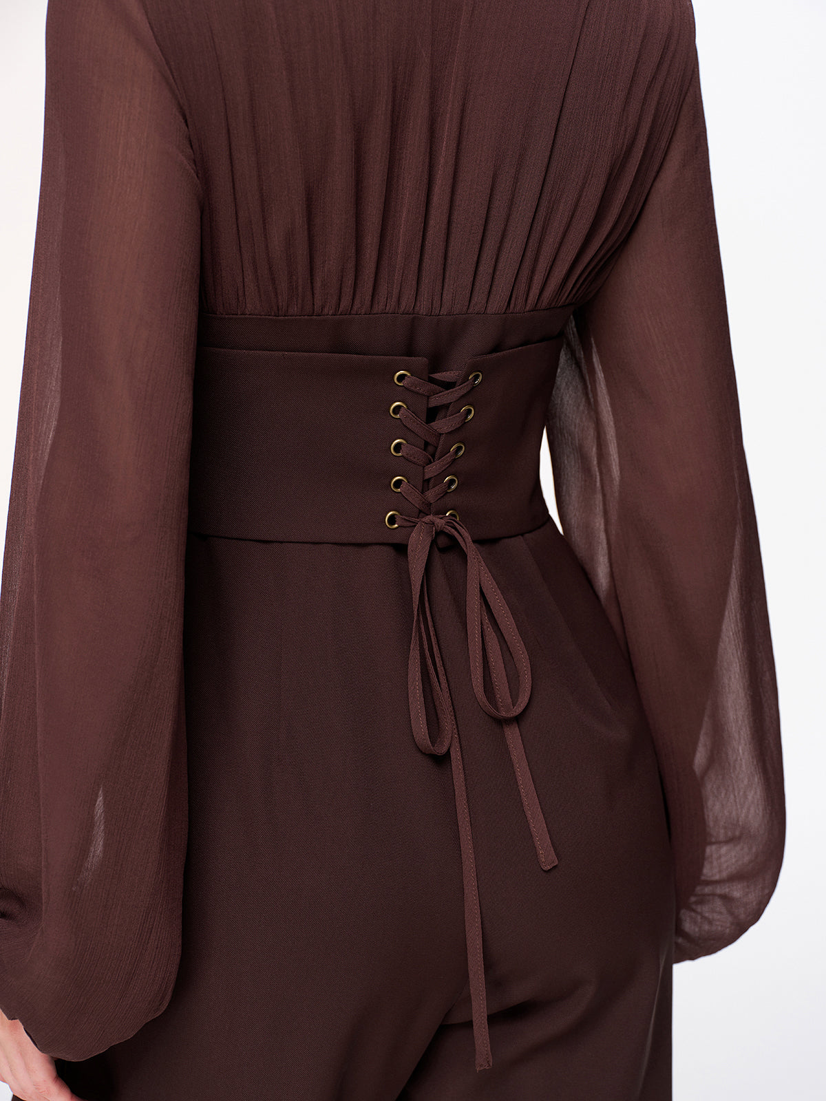Jumpsuit mit tiefem V-Ausschnitt, Chiffon-Einsatz und Falten