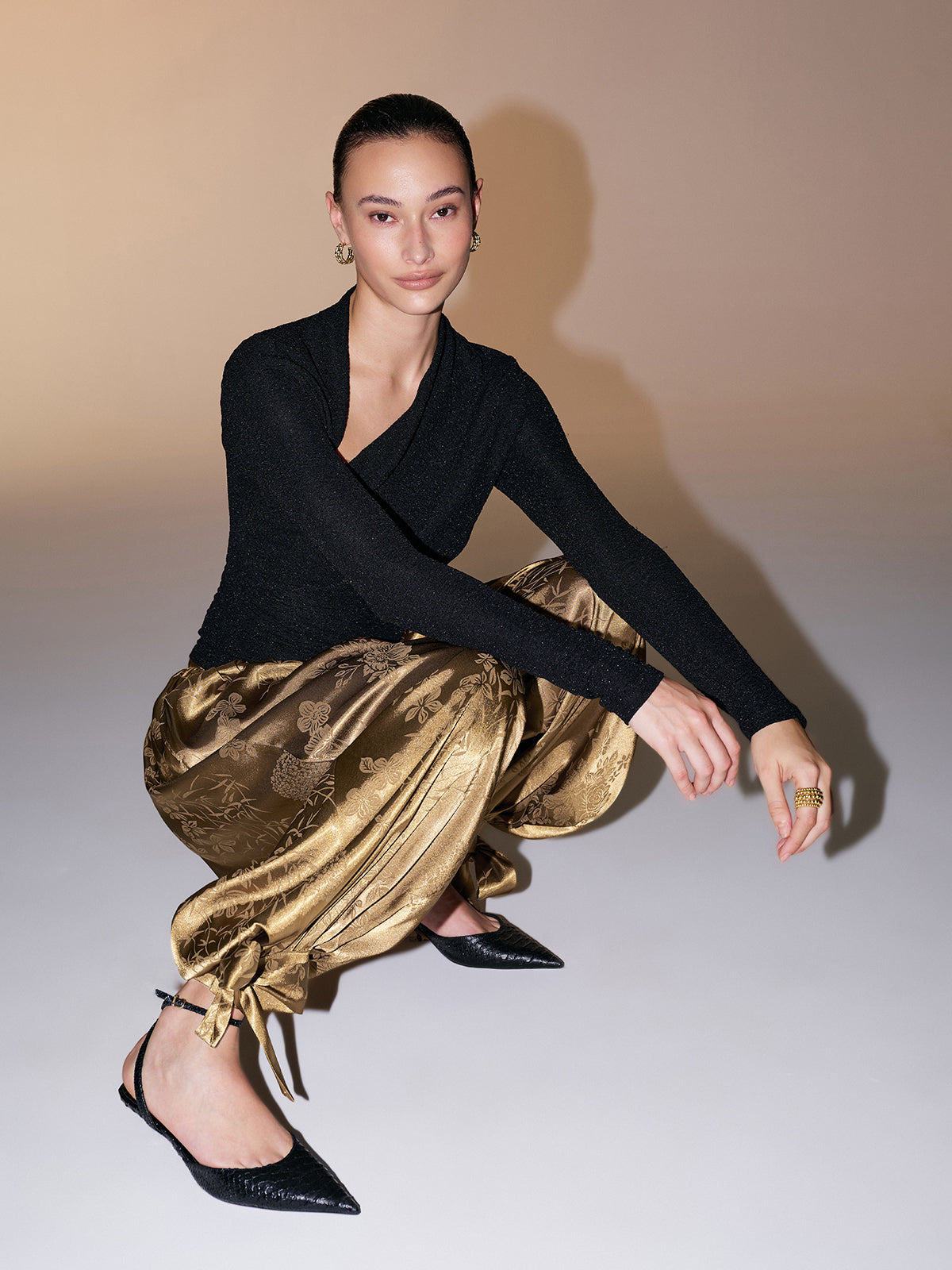 Pantalon Sarouel en Brocart Satiné à Revers aux Chevilles