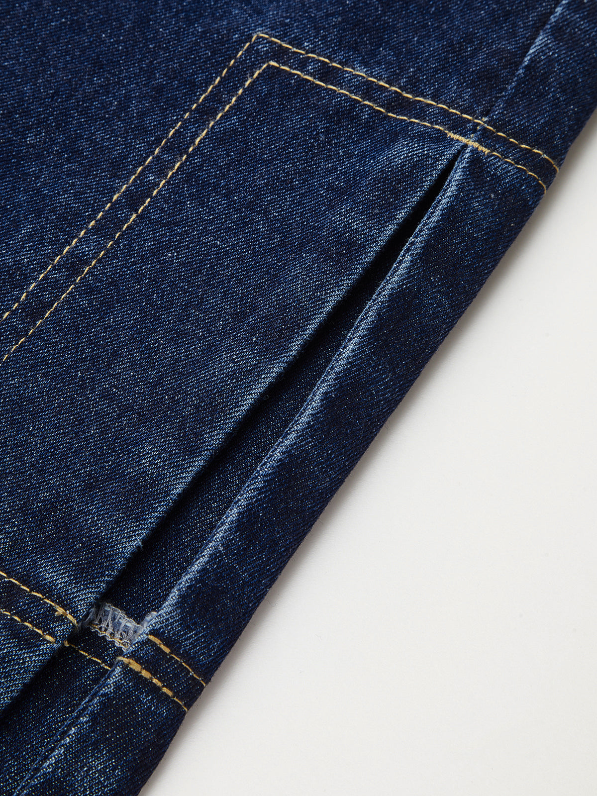 Ensemble gilet sans manches en jean ceinturé et short