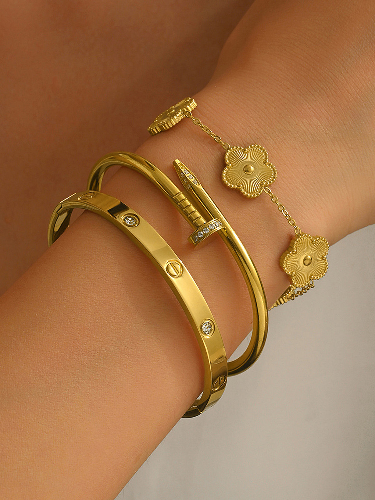 Lot de 3 bracelets vis, clou et trèfle