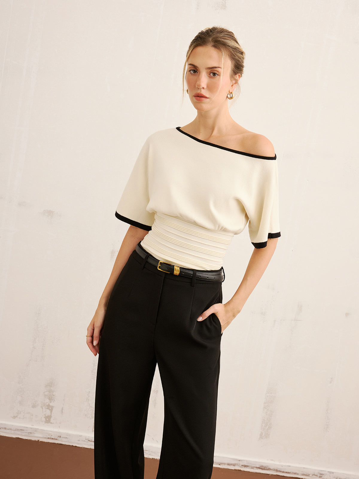 Contrast Trim Cinched Waist Knit Top