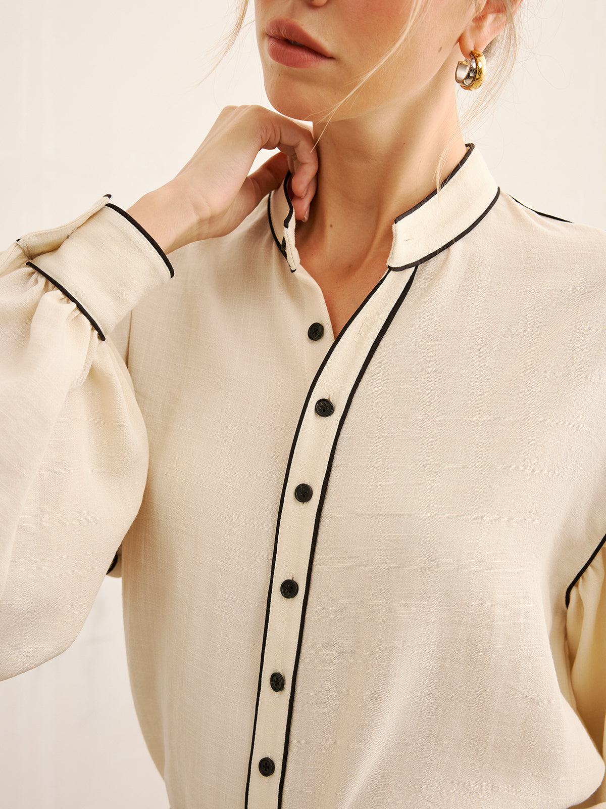 Contrast Piping Mandarin Collar Blouse