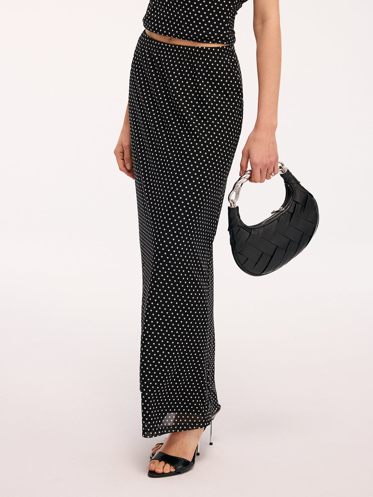 Ensemble top à pois asymétrique et jupe longue