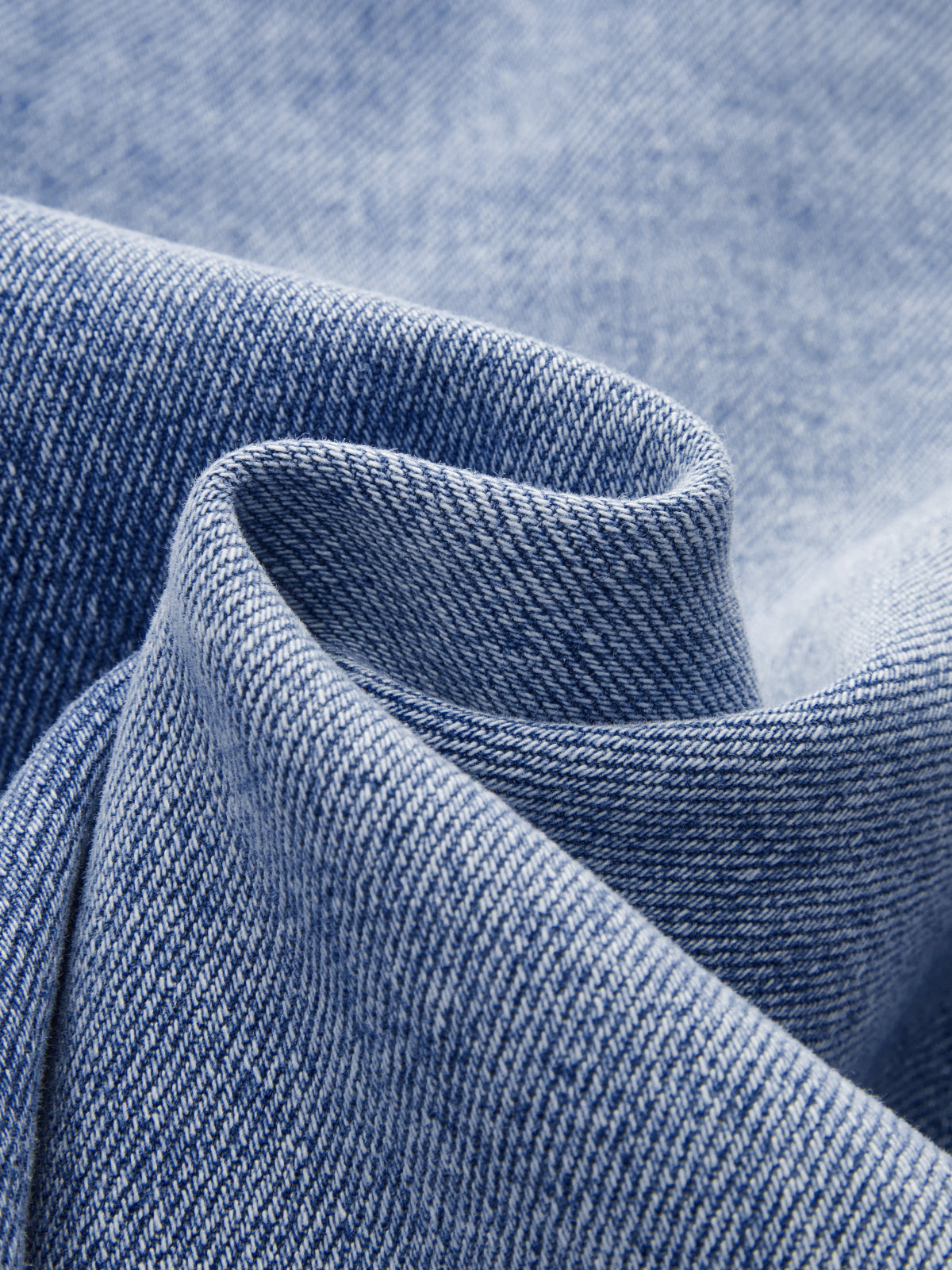 Asymmetrischer Jeans-Midirock mit Schlitz