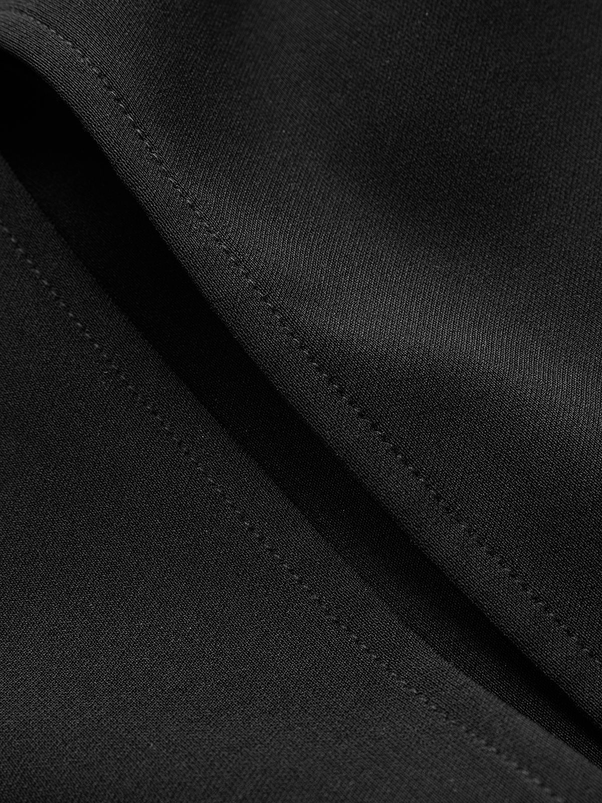 Robe moulante midi sans manches fendue à boucles
