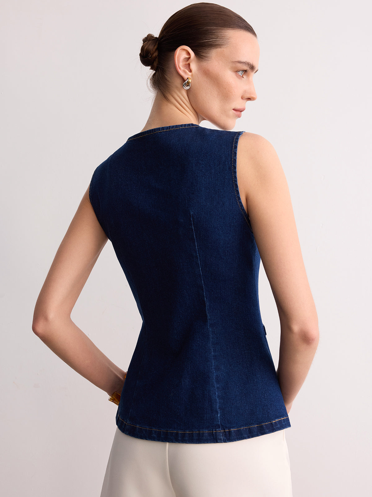Gilet sans manches en jean à boucle