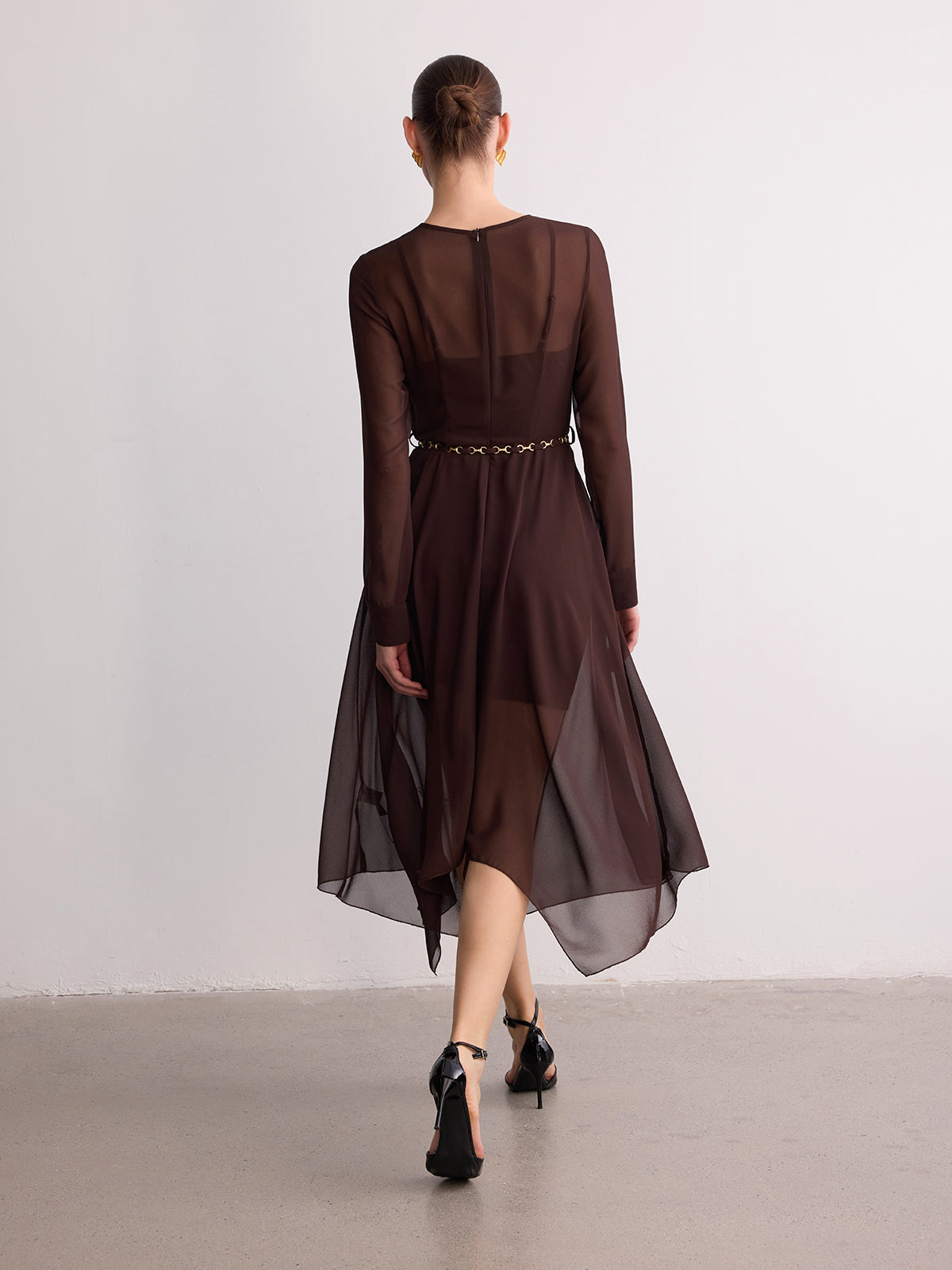 Gürtel Maxi-Kleid aus transparentem Chiffon mit langen Ärmeln
