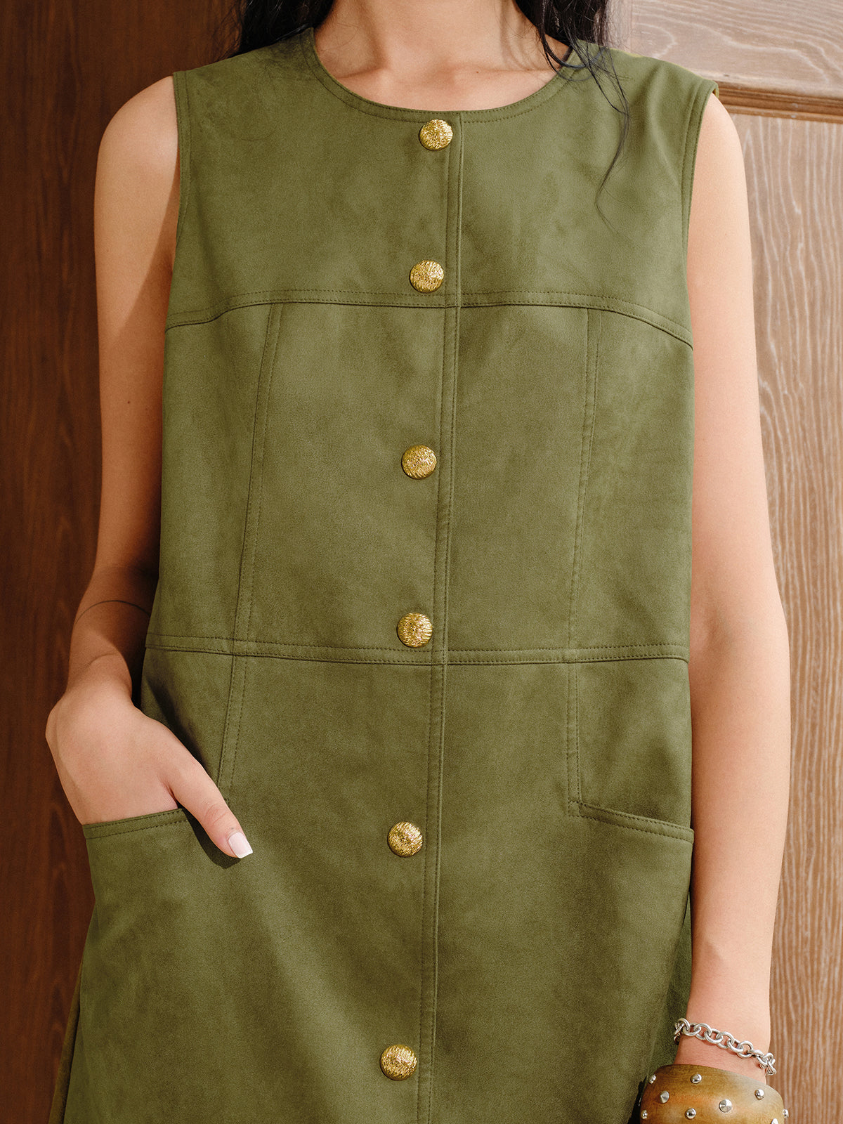 Mini-robe boutonnée effet daim avec détails métalliques