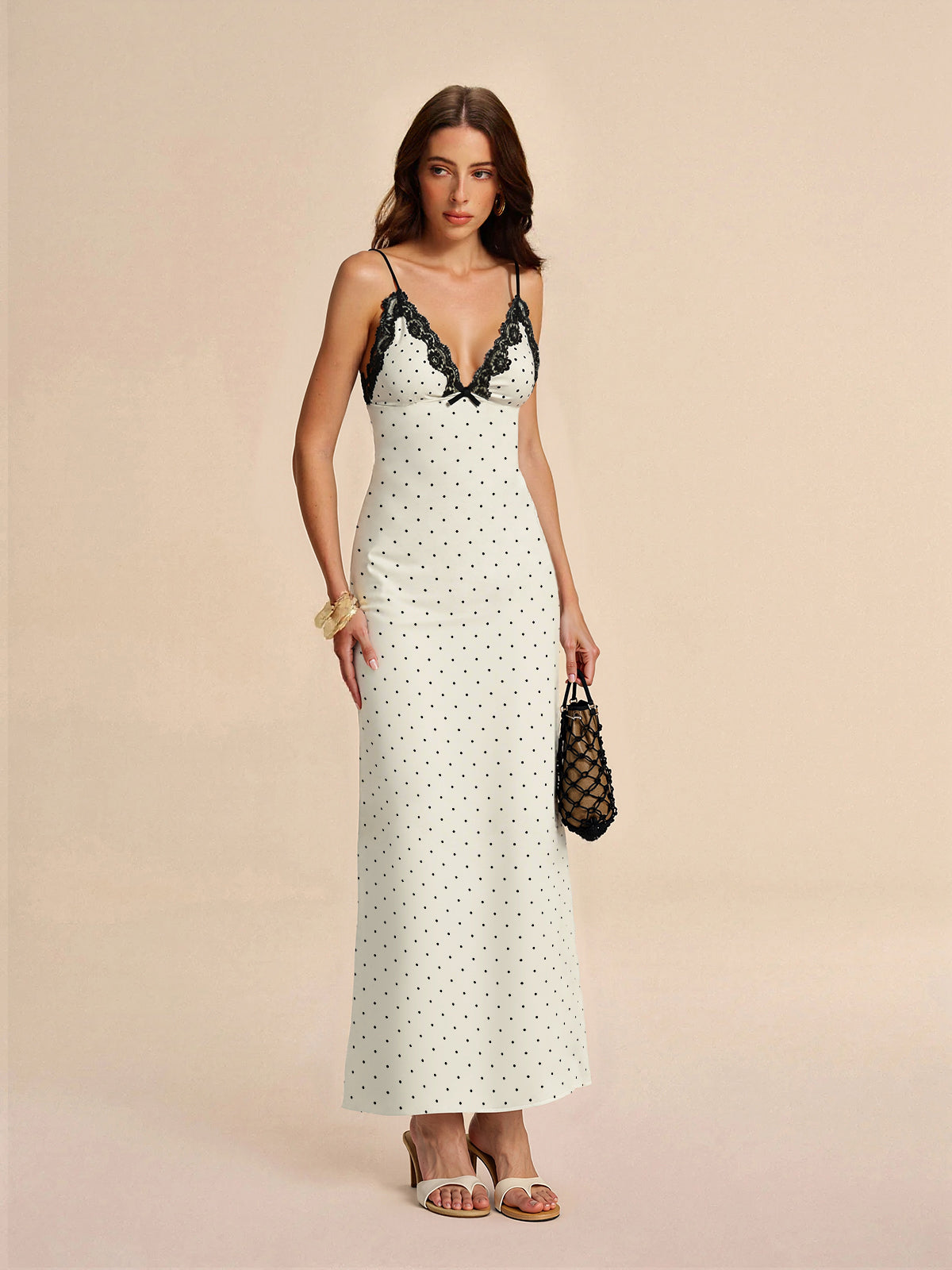 Robe midi caraco à pois et dentelle