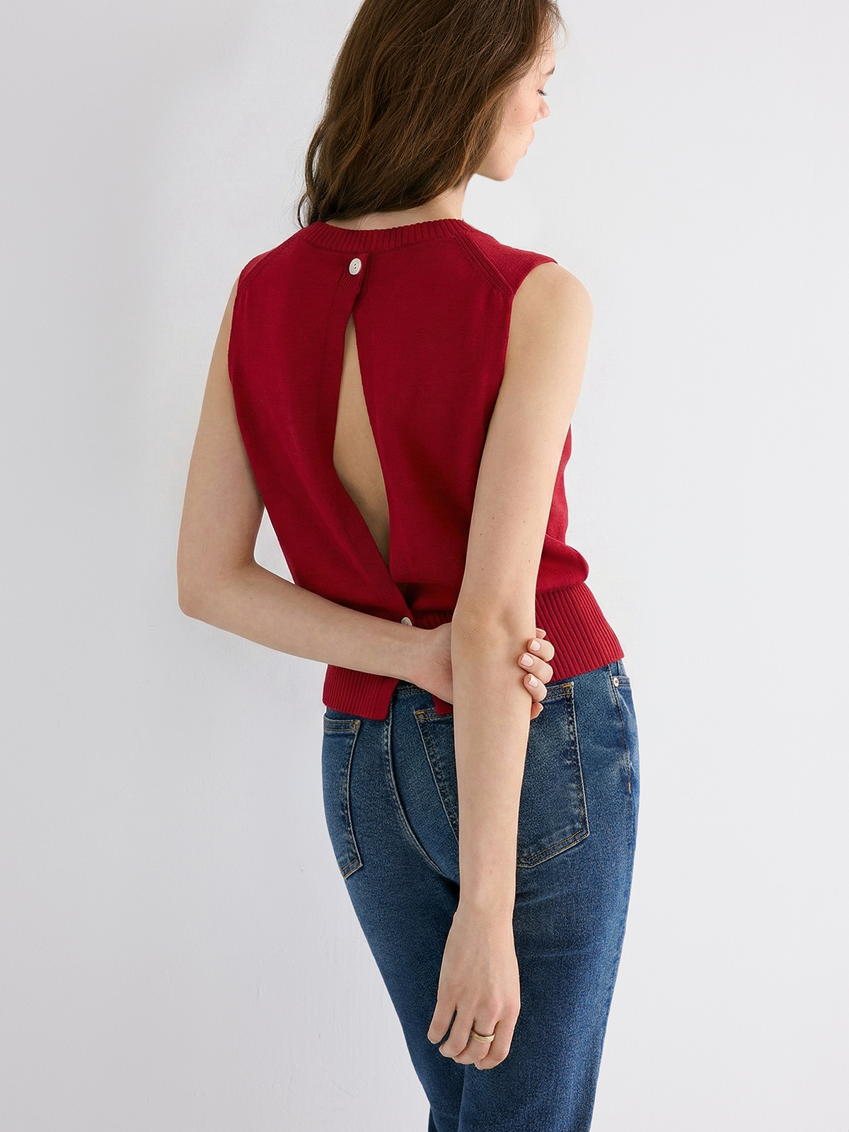 Back Keyhole Button Detail Sleeveless Knit Top