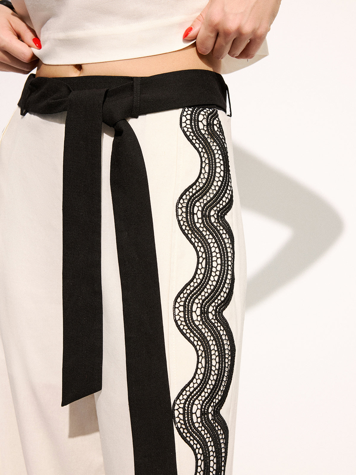 Ensemble haut caraco et pantalon en coton, lin et dentelle