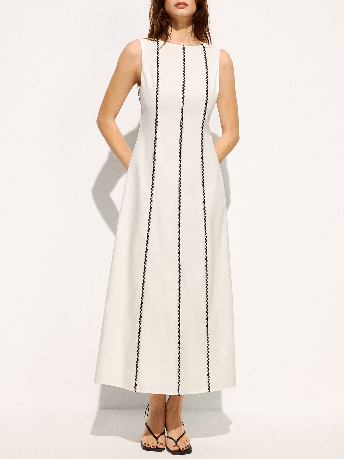 Linen Blend Sleeveless Wavy Trim Maxi Dress