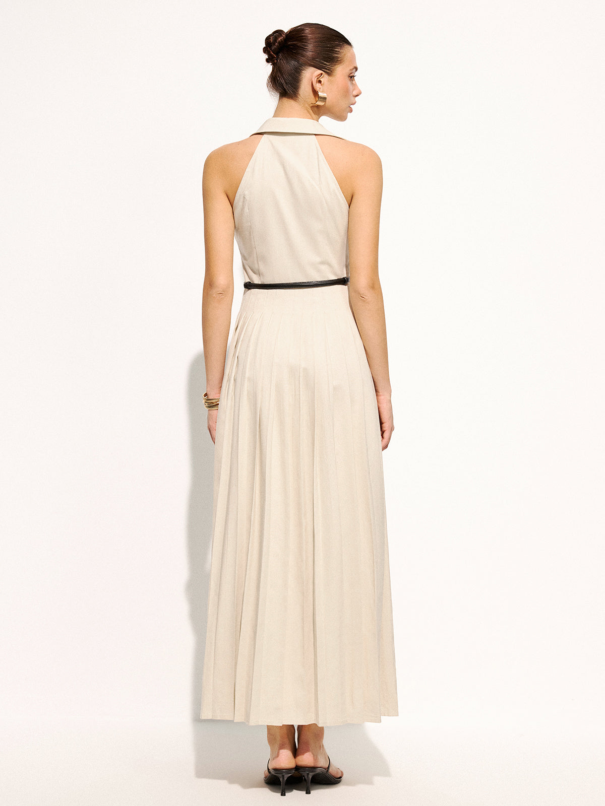 Robe longue plissée à col et ceinture en mélange de lin