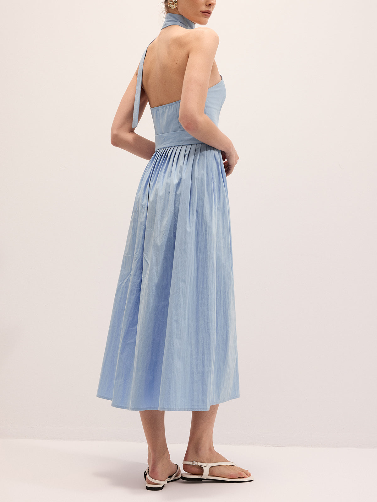 Maxikleid aus Baumwollmischung mit Neckholder und Gürtel