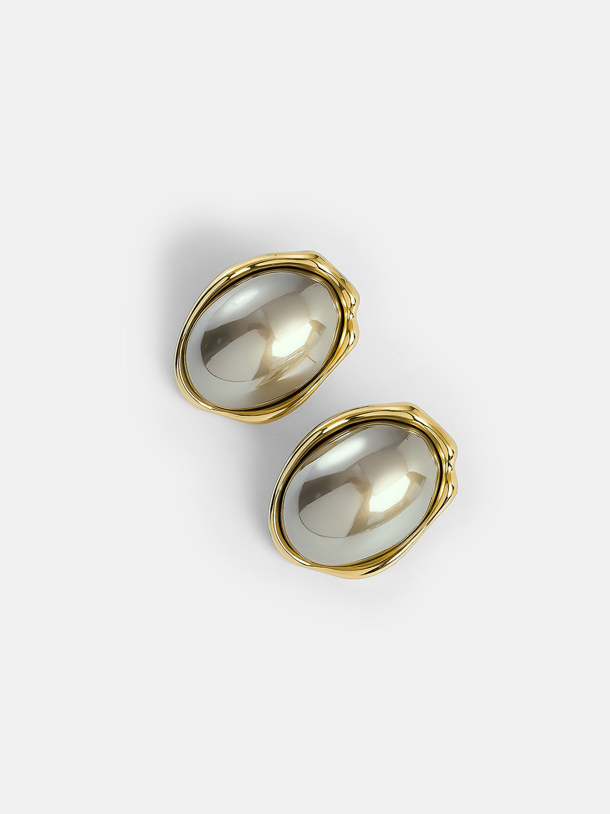 Irregular Frame Oval Stud Earrings