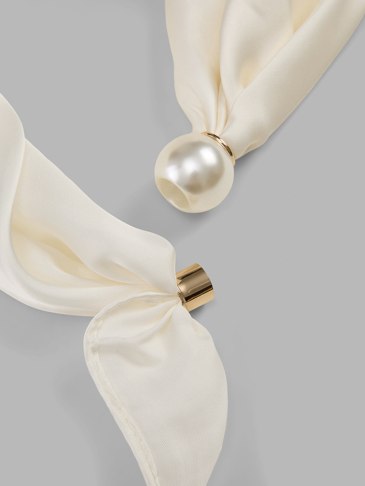 Pearl Magnetic Closure Solid Scarf